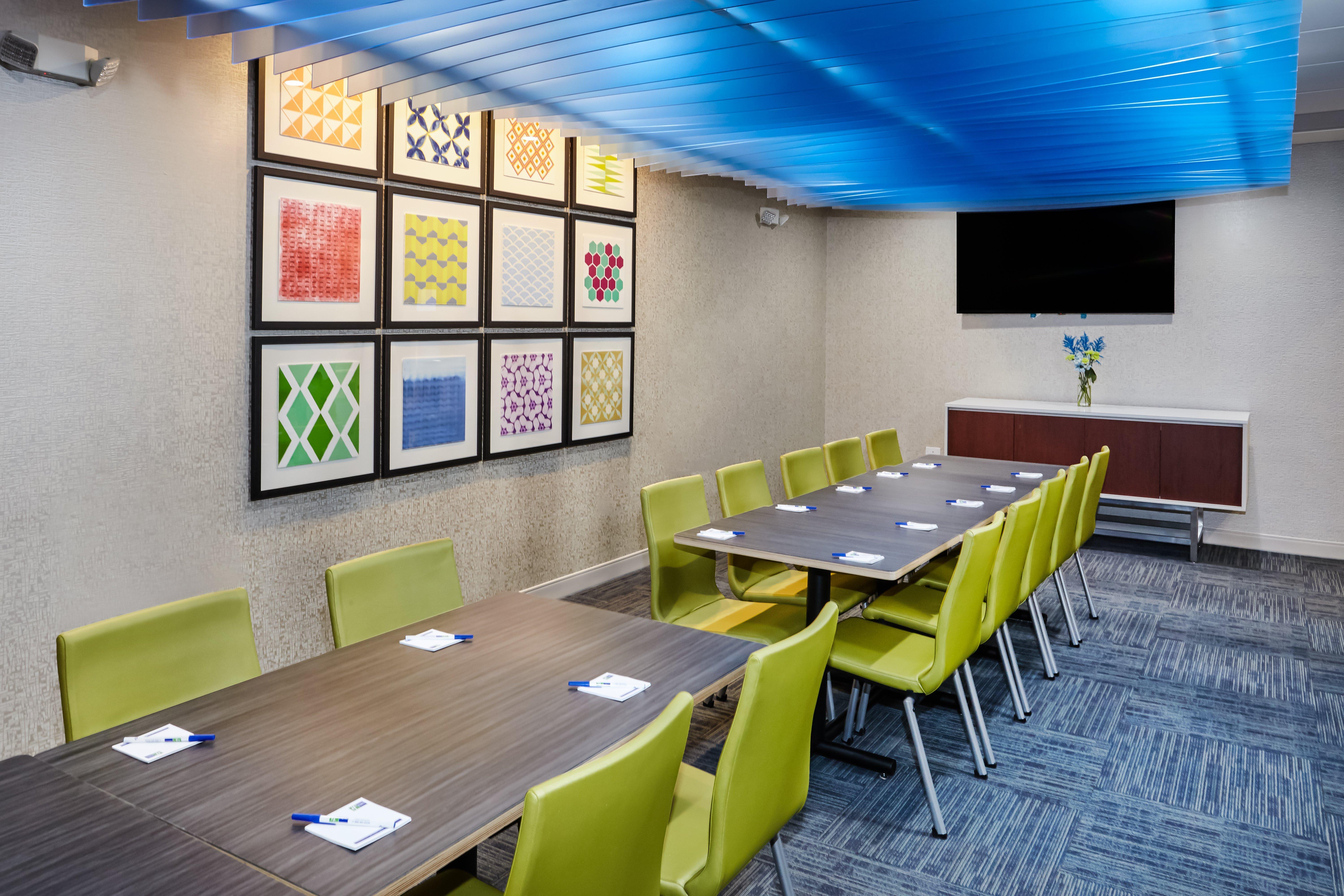 Holiday Inn Express & Suites Chicago North Shore - Niles By Ihg Exterior foto